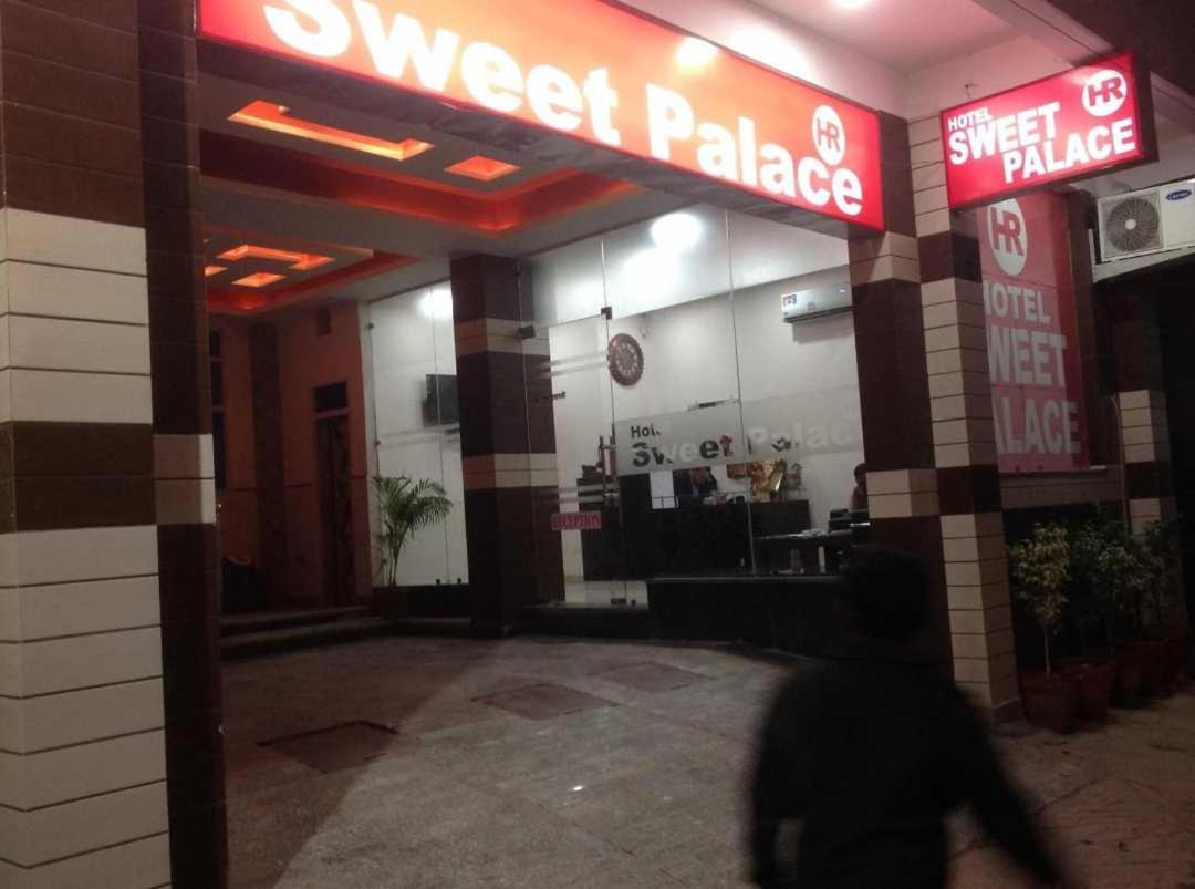 Hotel O Sweet Palace Yeni Delhi Dış mekan fotoğraf