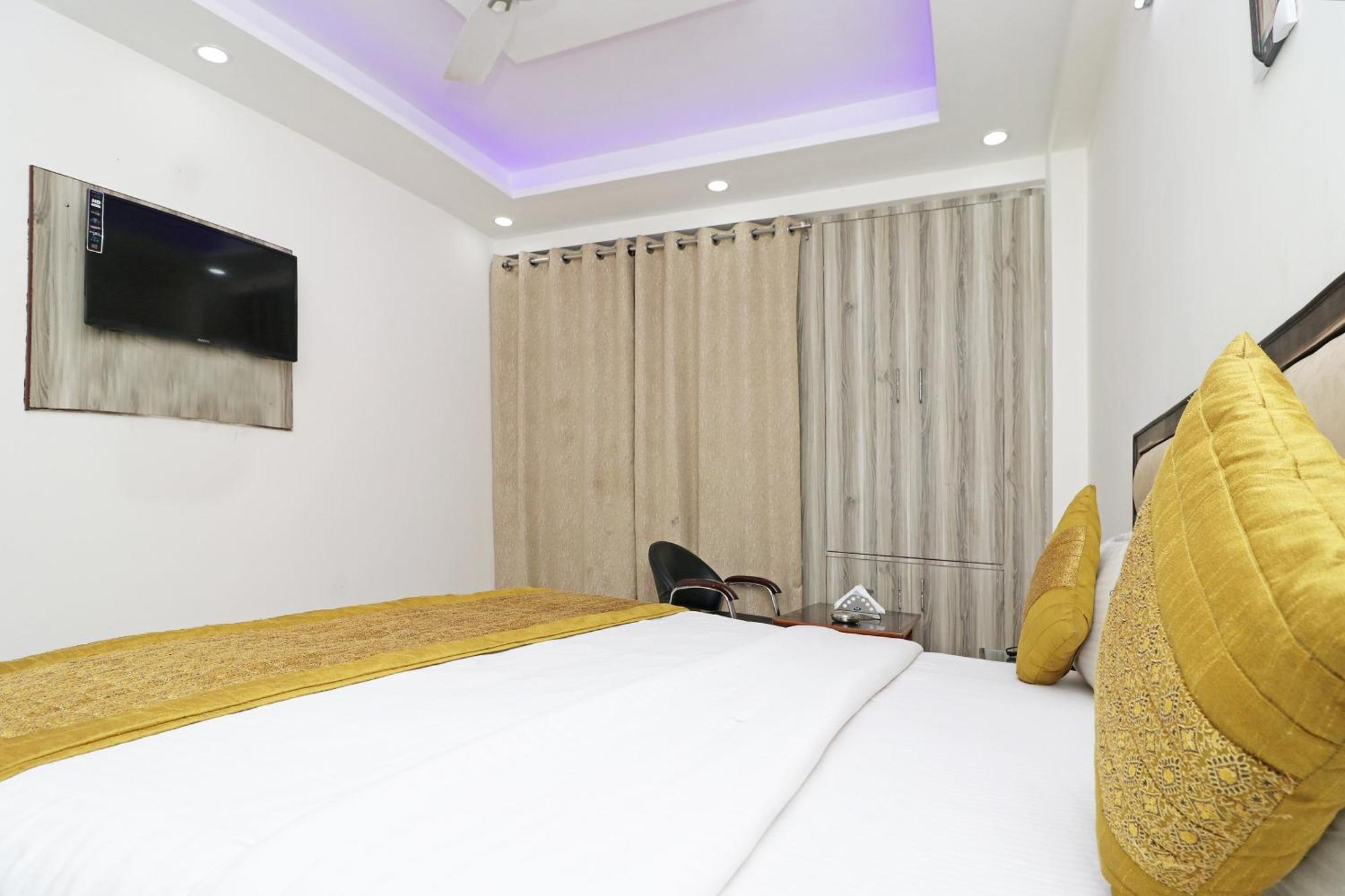 Hotel O Sweet Palace Yeni Delhi Dış mekan fotoğraf