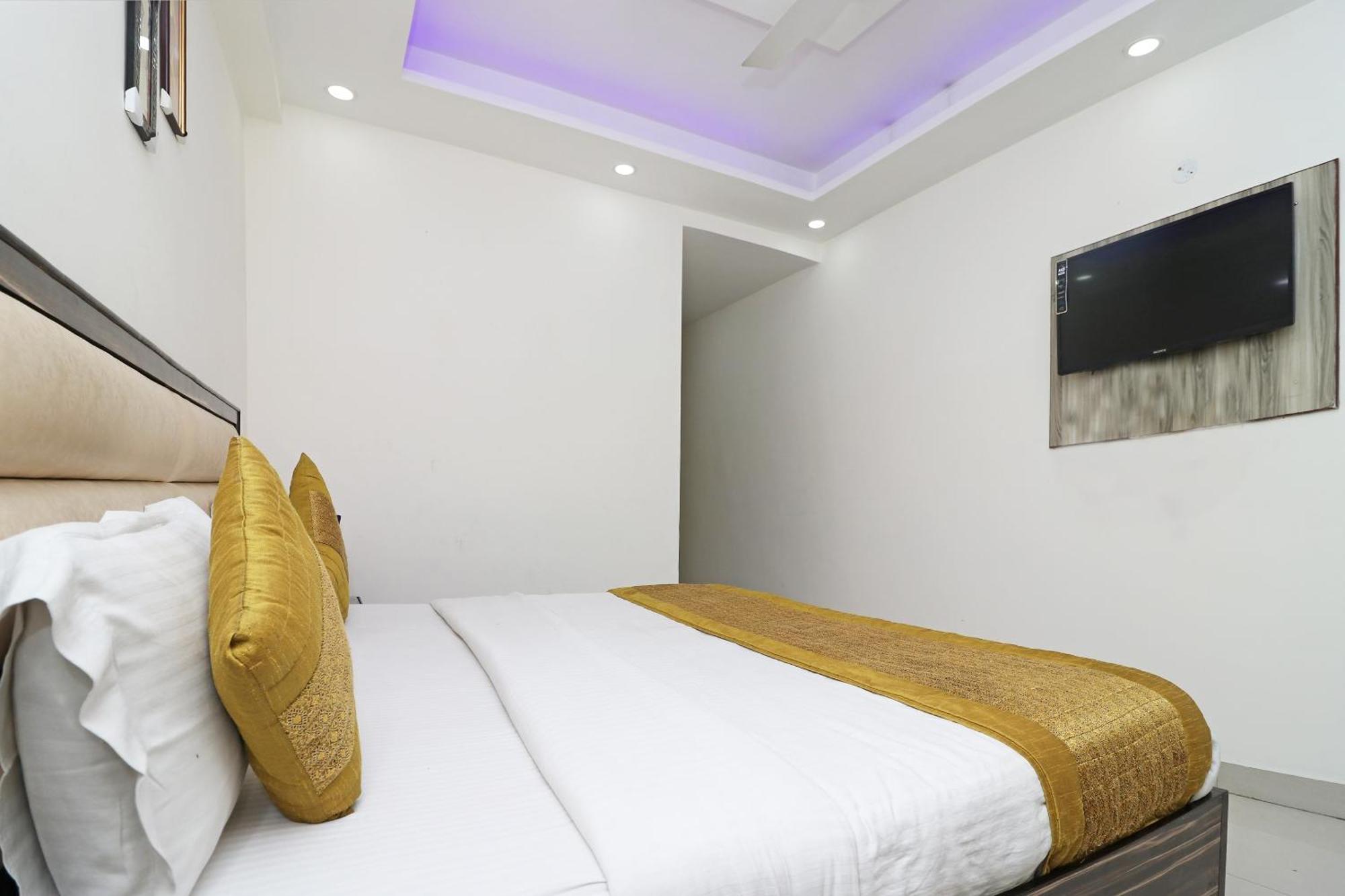 Hotel O Sweet Palace Yeni Delhi Dış mekan fotoğraf