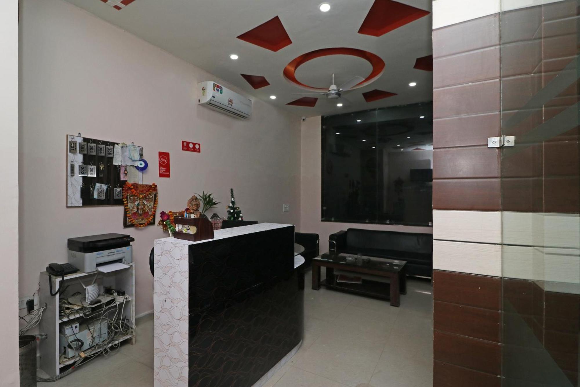 Hotel O Sweet Palace Yeni Delhi Dış mekan fotoğraf